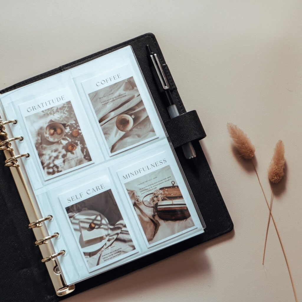 A5 Planner Pockets 4 Pocket Clear Card Holder 6 Rings Pocket 2 